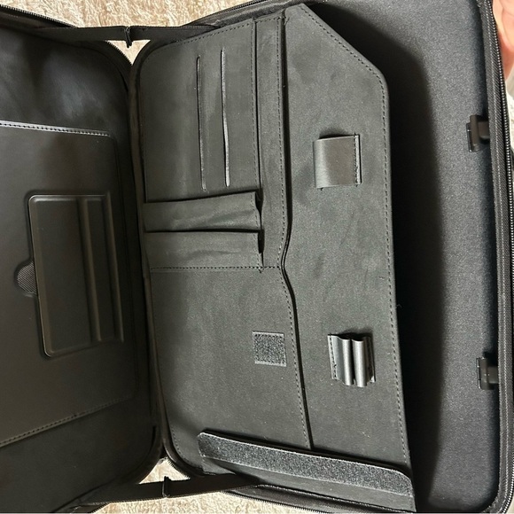 Worky Office Everywhere Laptop Portable Briefcase Organizer - Picture 9 of 11
